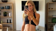Amelia Bono apuesta por el caftán más favorecedor con bikini para un día de playa