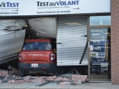 Man injured after vehicle crashes into Sarnia DriveTest Centre
