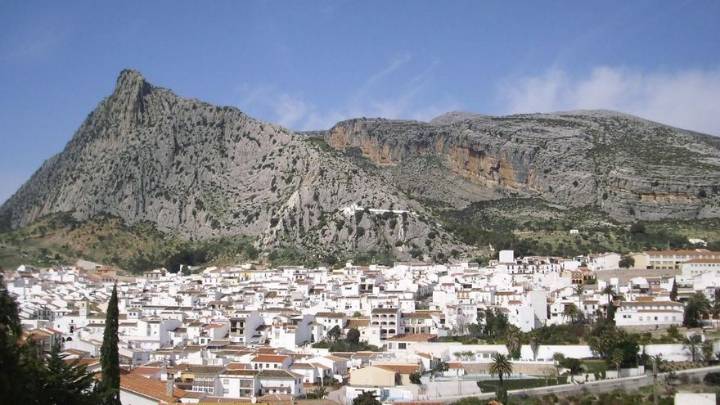 Investigan una atracción de feria en Valle de Abdalajis que pudo provocar lesiones oculares a varios menores