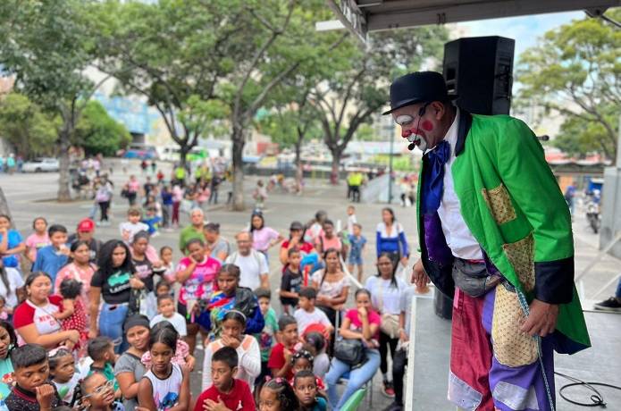Policía de Caracas realiza jornada recreativa en la Plaza Narváez