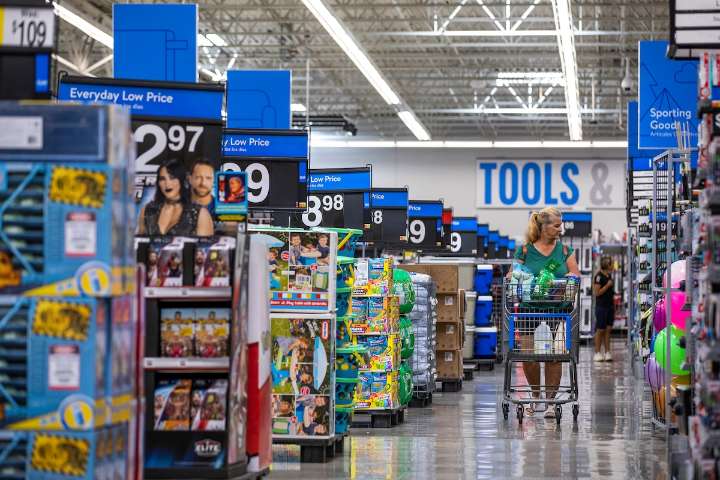 U.S. retail sales rise in July, boosted by promotions, strong auto demand