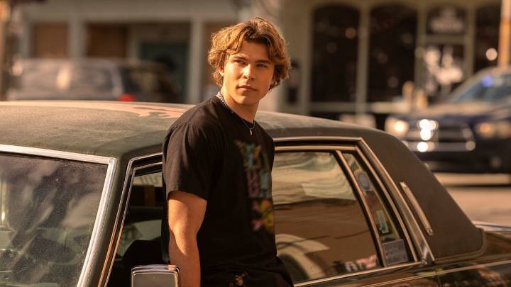 Prime Video's 8-part teen drama is the ultimate one-night binge for Outer Banks fans