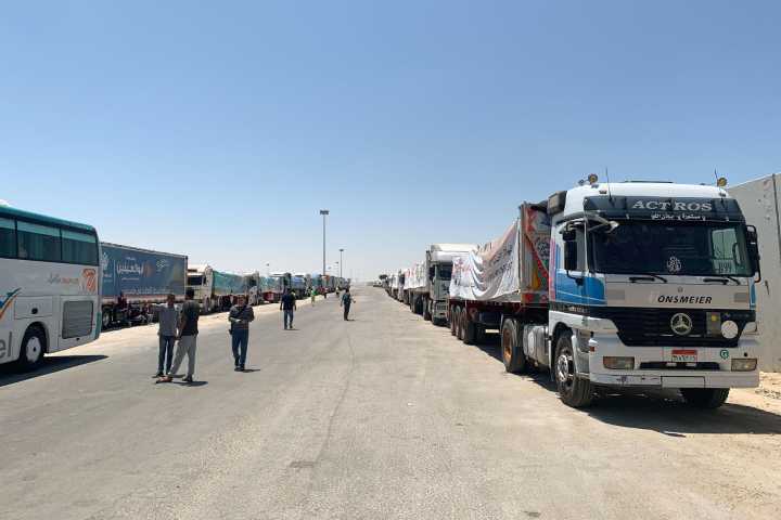 Egipto se dice dispuesto a inundar Gaza con ayuda y denuncia "obstáculos" israelíes