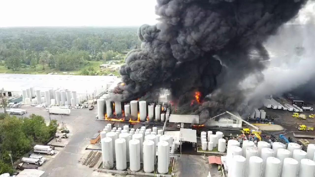 Heavy black smoke and flames seen after Louisiana explosion