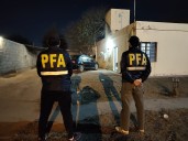 Allanamientos en la Capital: secuestran cocaína y detienen a dos personas, uno de ellos trabaja en el servicio del 911