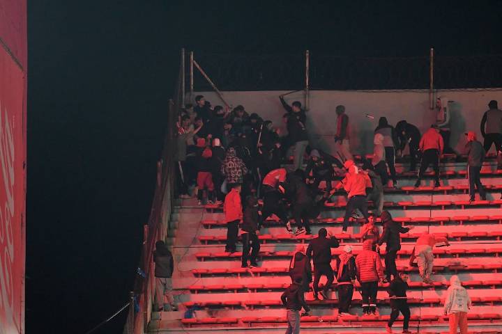 Advertencias no consideradas y apenas siete guardias para resguardar a los hinchas de la U: las fallas de seguridad dispuestas por Independiente