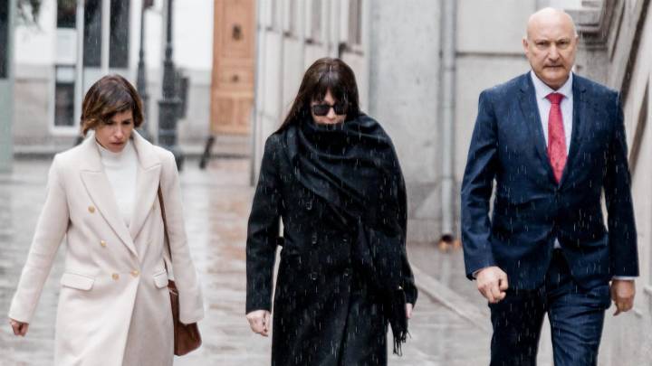 Jesica, la exnovia de Ábalos, cobró más de 40.000 euros de las empresas públicas en que fue "enchufada"