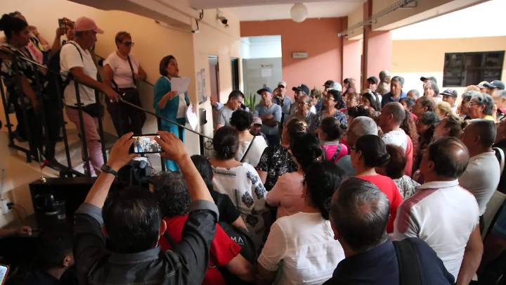 Jubilados de Celaya logran que su caso sea revisado por Recursos Humanos