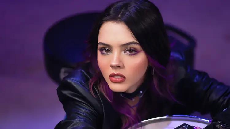 Ana Sofi firma con Warner Music México y anuncia gira