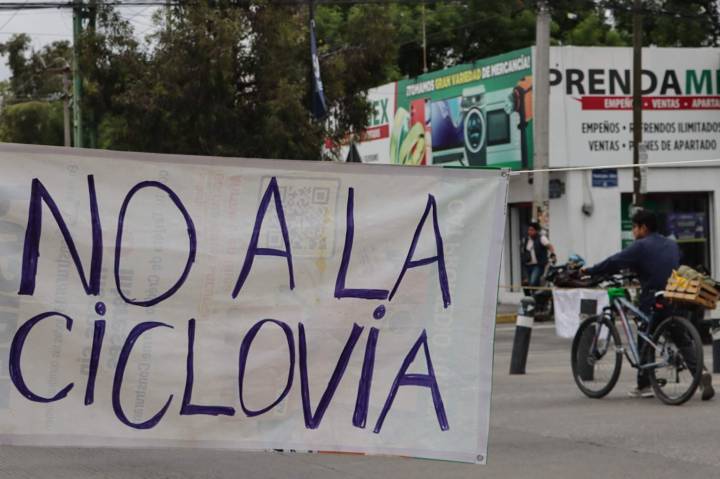 Vecinos de Las Torres protestan de nueva cuenta contra la construcción de una ciclovía