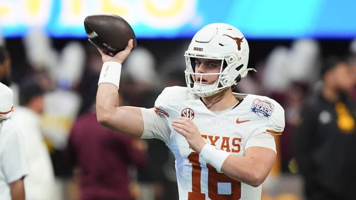 Archie Manning says Arch Manning won't leave Texas after the 2025 season