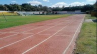 Pista dañada no detiene actividades en la Unidad Deportiva de Cuautla
