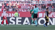 Una tarde horrible de Gazzaniga condena al Girona a perder en casa ante el Rayo