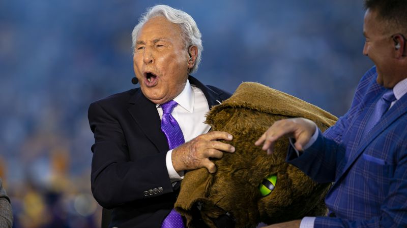 From headgear picks to college football stalwart: The legendary career of Lee Corso comes to an end