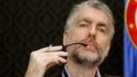 "Se corre el riesgo de demonizar a todos los inmigrantes venezolanos": Jeremy McDermott, codirector de InSight Crime, analiza denuncias de presencia del Tren de Aragua en EE. UU.