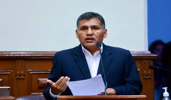 Jaime Quito critica al Congreso y Gobierno de Dina Boluarte: “Hacen cualquier cosa”