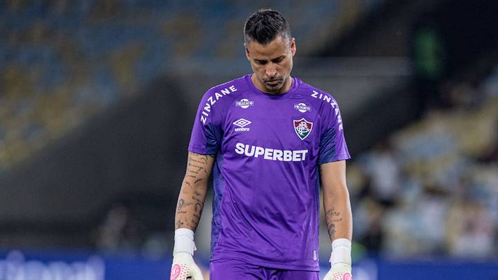 Fábio, portero de Fluminense, iguala el récord de Peter Shilton de más partidos jugados en la historia