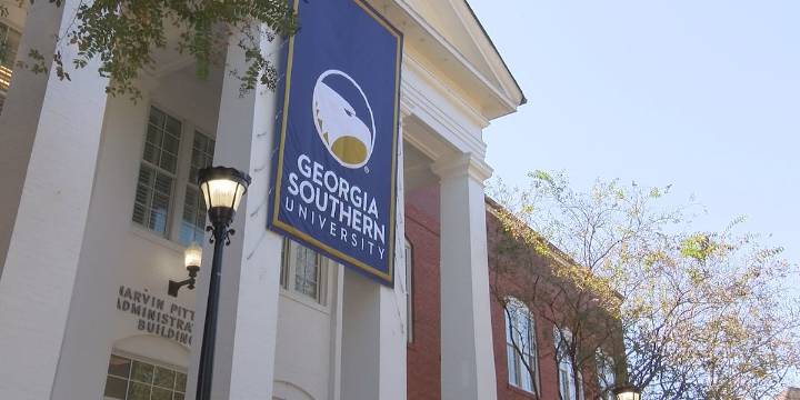 Record-breaking freshman class to move into dorms at Georgia Southern University