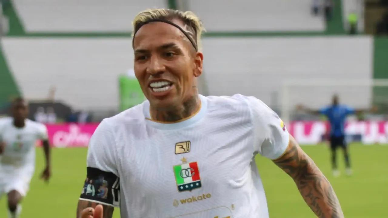 La rutina de belleza de Dayro Moreno antes de un partido que lo mantiene vigente