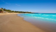 La playa de Tarragona donde aparcar gratis este verano: tiene un parking muy cerca del mar