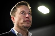 Demandan empresas de Musk a Apple y OpenAI