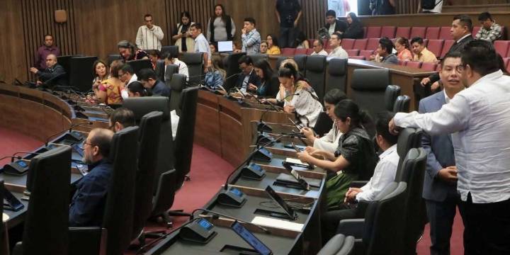 Revive Congreso debate de mini gubernatura de dos años