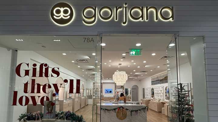 Rivals move in on Claire’s turf, contributing to mall…