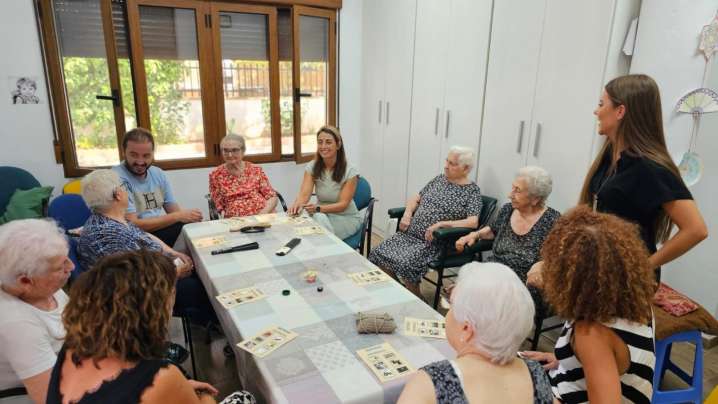 El proyecto de Amformad en Iniesta muestra cómo combatir la soledad no deseada en personas mayores de áreas rurales