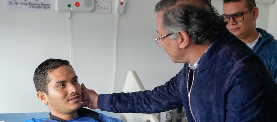 Petro visitó a los policías heridos por ataque a helicóptero en Amalfi