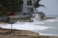 Huracán Erin provoca evacuaciones en islas barrera de Carolina del Norte, EE.UU.