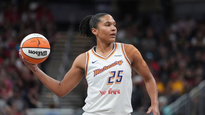 Alyssa Thomas makes WNBA history vs. Caitlin Clark