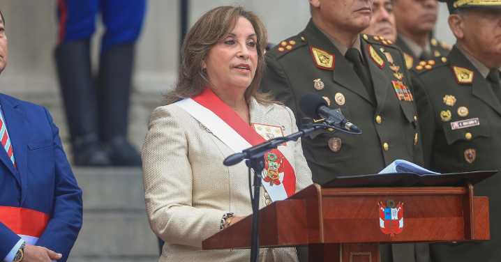 Dina Boluarte debió evitar pronunciarse sobre allanamiento de su hermano durante evento protocolar, asegura Luis Lamas