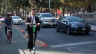 Brugada anuncia campaña de concientización para regulación de bicicletas eléctricas y scooters