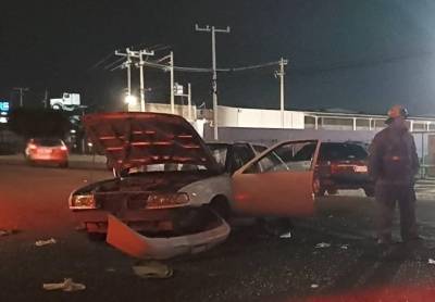 Dos motociclistas resultaron gravemente heridos tras ser impactados por un auto en el fraccionamient…
