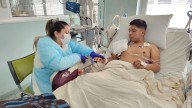 Exitoso trasplante renal entre madre e hijo en Hospital Regional de Talca
