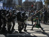 Incidentes frente al Congreso por la manifestación de trabajadores del Garrahan y estatales: aplican el protocolo antipiquetes