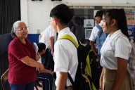 A la escuela con cabello corto y uniforme limpio, ordena el gobierno de Bukele en El Salvador