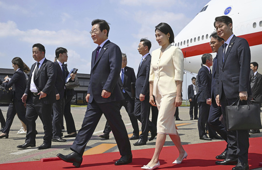 Presidente surcoreano visita Tokio para resaltar amistad con Japón antes de cumbre con Trump