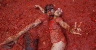 Tons of overripe tomatoes become projectiles in Spain's ‘Tomatina’ food fight |