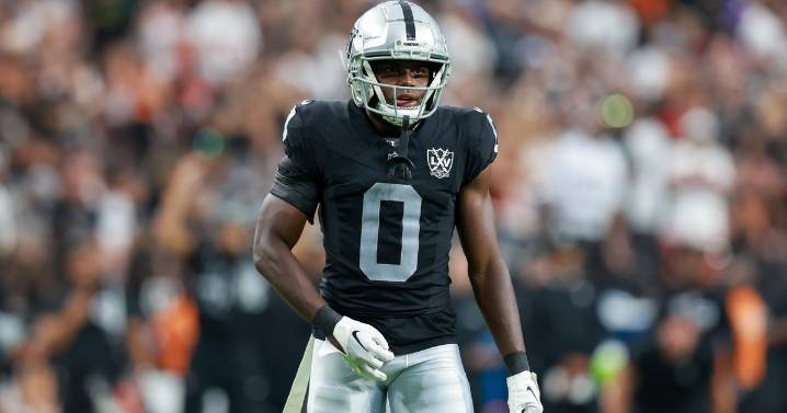 Philadelphia Eagles acquire CB Jakorian Bennett in trade with Las Vegas Raiders