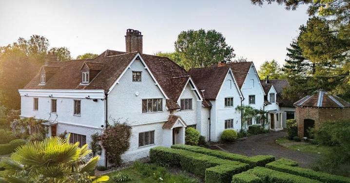 House Michael Caine bought with ‘Jaws: The Revenge’ money for sale