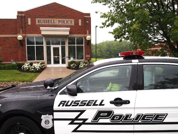 Concerns voiced for hot dogs and off-leash walks: Russell Township police blotter