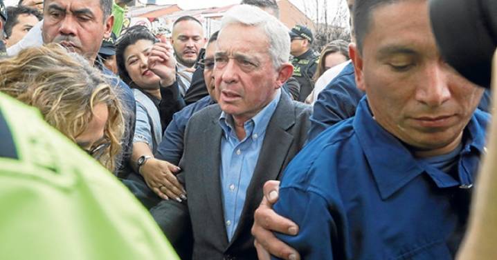 El expresidente Álvaro Uribe insiste en su inocencia y rechaza salida por prescripción en caso penal