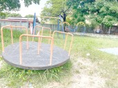 Residentes denuncian abandono del parque infantil del sector 10