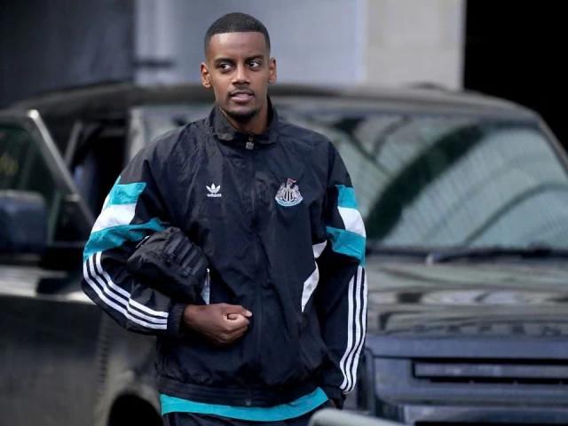 Liverpool target Isak controls his Newcastle future: Howe