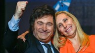 Cartel francés para Javier Milei y Karina 3 % por ciento en San Lorenzo