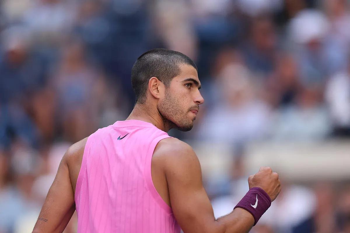 US Open: Alcaraz se quita de encima un día incómodo y ya está en cuartos de final del US Open