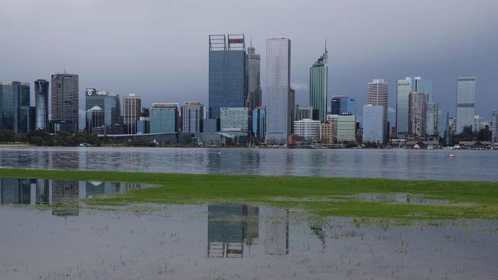Perth weather: City in for drenching as cold front brings seven days of rain, possible thunderstorm