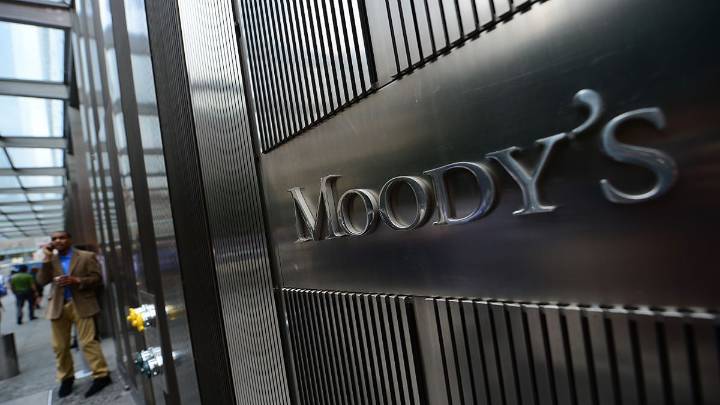 Moody's destacó la desaceleración de la inflación en la Argentina y mejoró sus perspectivas para la región