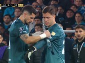 Lo que no se vio del festejo de Racing: la calentura de Arias con Costas que lo sacó antes del final